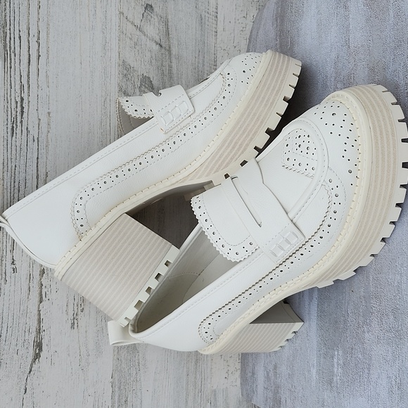 NWOT MIA DEENA HEELED LOAFER - Picture 4 of 9